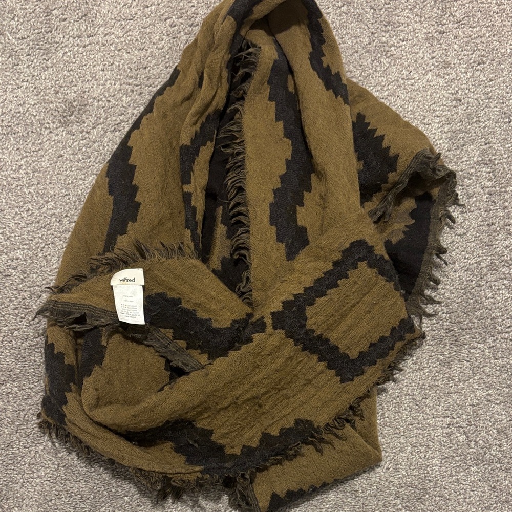 Wilfred Geometric Scarf